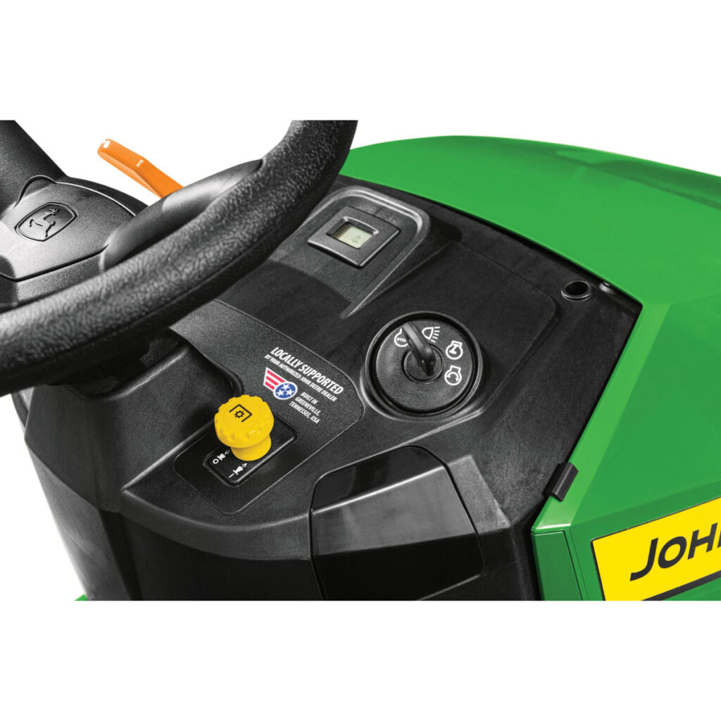 John Deere S140 Ride-on Mower