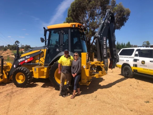 If we had to explain the backhoe in a few words: Trustworthy. Reliable. Jack of all trades. 

Congrats to Ben & Emma in South Australia on the delivery of their new 315SL, adding to their growing Deere fleet including a 315SJ backhoe and 544K loader. Neville the pup looks like he still needs to warm up to it! Thanks to Jason and our Adelaide team for the fantastic work 👏 
#RDOequipmentau #NewDayNewDeere #AnotherYearAnotherDeere #construction #johndeere #deere #johndeereconstruction #backhoe