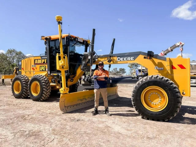 New 672GP fitted with Trimble Earthworks for the Adept team 🚜

Congrats to Kev & Pete on the new beast! Thanks once again to Brad and our Brissy crew for the behind the scenes work 👏 

#RDOequipmentau #VermeerAustralia #johndeereconstruction #johndeere #deere #earthmoving #heavyequipment #construction #civilconstruction #heavymachinery #heavyequipmentlife #constructionequipment #heavyequipmentnation #earthmovers #earthmovingequipment #heavyequipmentoperator #earthmover #equipment #constructionmachinery #dirtlife #machinery #earthmovingdaily  #deeresighting #motorgrader #grader