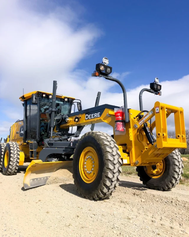 Another Australian first to celebrate for RDO as we deliver the first 672GP factory-order snow plough, Henke Snow 4 Way Plough & Gate, Side Wing and Hi-Lift and Front Coupler 🇦🇺
 
From a conversation that started back in 2014 to being able to put the machine in the dirt this week – we’d like to thank Snowy Hydro, especially Chris, Guy and the team, for their trust and support over many years.
 
A huge thank you to our local team members from RDO Sydney and John Deere Australia, as well as the Henke team who helped from abroad. It was a huge team effort, and we’re thrilled to see it finally come to life. 
 
Come April 2023 these new snow attachments will be in full swing.

#RDOequipmentau #VermeerAustralia #johndeereconstruction #johndeere #deere #earthmoving #heavyequipment #construction #civilconstruction #heavymachinery #heavyequipmentlife #constructionequipment #heavyequipmentnation #earthmovers #earthmovingequipment #heavyequipmentoperator #earthmover #equipment #constructionmachinery #dirtlife #machinery #earthmovingdaily #earthmovingaustralia #deeresighting #grader #motorgrader