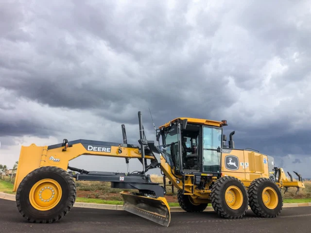 1,000km down this week for the 672GP Premium Circle Motor Grader travelling through western NSW for the RDO Grader Roadshow. 

Narrabri ➡️ Walgett ➡️ Bourke ➡️ Cobar ➡️ Dubbo.

Next stops: Forbes and Orange. 

#RDOequipmentau #VermeerAustralia #johndeereconstruction #johndeere #deere #earthmoving #heavyequipment #construction #civilconstruction #heavymachinery #heavyequipmentlife #constructionequipment #heavyequipmentnation #earthmovers #earthmovingequipment #heavyequipmentoperator #earthmover #equipment #constructionmachinery #dirtlife #machinery #earthmovingdaily #earthmovingaustralia #deeresighting #grader #motorgrader