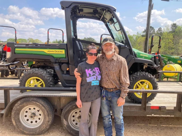 Thank you Daniel and Glenna Waydick for purchasing your new John Deere XUV835M Gator from Patrick Riley at AGUP Equipment | Summit. #AgUp #johndeere #johndeeregator
#sidebyside