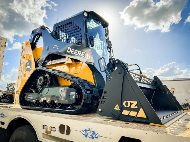 Brand spanking ✨ Congratulations @ags_civil on the new little beast, the 317G Compact Track Loader. 

#RDOequipmentau #VermeerAustralia #johndeereconstruction #johndeere #deere #earthmoving #heavyequipment #construction #civilconstruction #heavymachinery #heavyequipmentlife #constructionequipment #heavyequipmentnation #earthmovers #earthmovingequipment #heavyequipmentoperator #earthmover #equipment #constructionmachinery #dirtlife #machinery #earthmovingdaily #earthmovingaustralia #deeresighting #compacttrackloader #trackloader #loader #skidsteer