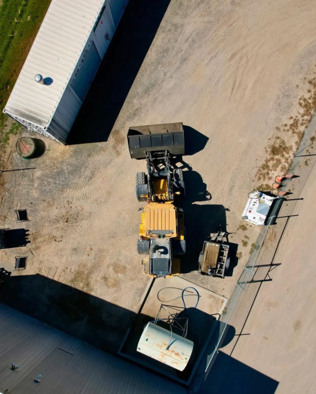 Cargill’s 624P loader working in Birchip, north-west Vic, after recently taking delivery of 3 new loaders 👏 Thanks to our Melbourne crew. 

•

#RDOequipmentau #johndeereconstruction #johndeere #deere #earthmoving #heavyequipment #construction #civilconstruction #heavymachinery #heavyequipmentlife #constructionequipment #heavyequipmentnation #earthmovers #earthmovingequipment #heavyequipmentoperator #earthmover #equipment #constructionmachinery #dirtlife #machinery #earthmovingdaily #earthmovingaustralia #deeresighting #loader #wheelloader