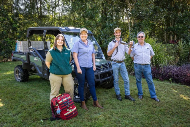 CRIKEY 🐊 A new gator for the @australiazoo crew. 

Our Caboolture team sponsors the gator to Australia Zoo, which is used as their medic emergency response unit and driven by their onsite paramedic.

Everyone joined in on the fun for the delivery photos… 🐍

#RDOequipmentau #australiazoo