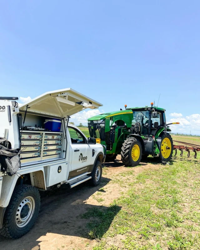 Name a more iconic duo. 🤝

📸 Blake, RDO Gatton

#RDOequipmentau #johndeere #deere #agriculture #ag #aussiefarmers #farming #farmlife #farmingaustralia #australianagriculture #johndeeregreen #johndeeretractor #deeresighting #tractor