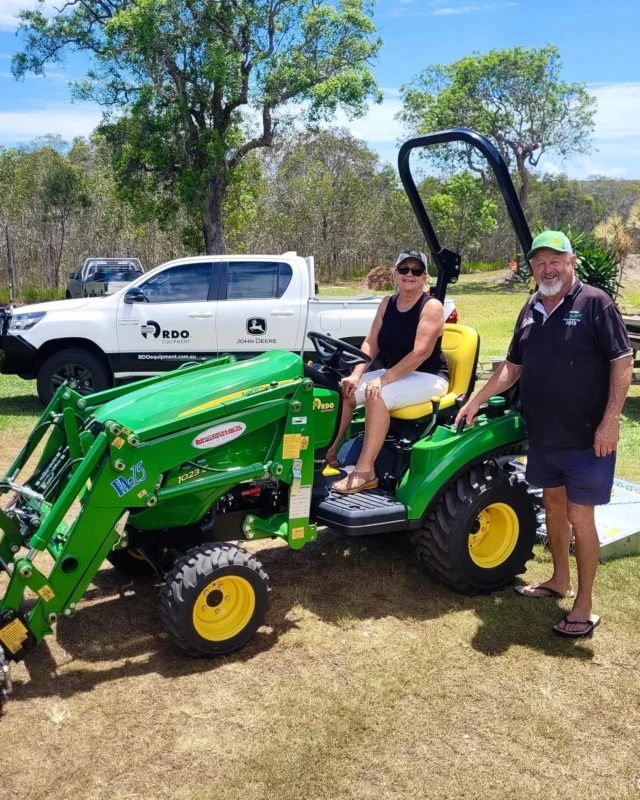 A Christmas present from themselves to themselves 🚜🥳

Congratulations to Alan and Tracey on their new 1023E small tractor with a slasher and loader! This little beauty will go to work in their small paddock in Bundaberg, thanks to our Bundaberg team. 

#RDOequipmentau #johndeere #deere #agriculture #ag #aussiefarmers #farming #farmlife #farmingaustralia #australianagriculture #johndeeregreen #johndeeretractor #deeresighting #tractor