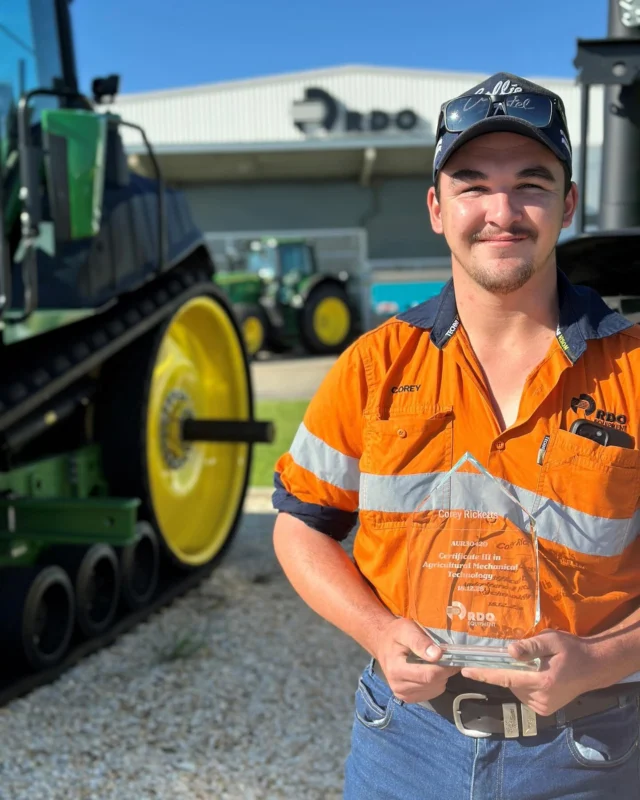 Congratulations to Corey and Lachy out of RDO Moree for recently achieving their Certificate III in Agricultural Mechanical Technology. Awesome achievement gents! 👏
 
#RDOequipmentau