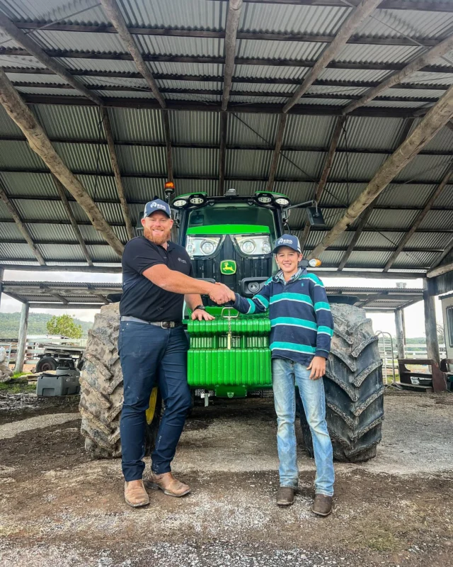 This lucky 6140M gets to live with the Evans family for the rest of its days, with the helping care and work by Dougal here for the planned pasture improvements. 🚜

Congratulations Evans family, we are extremely grateful for the opportunities and lifelong friendships that John Deere has brought us between yourselves and the RDO Rutherford team! All the very best and we look forward to being by your side. 🤝

#RDOequipmentau