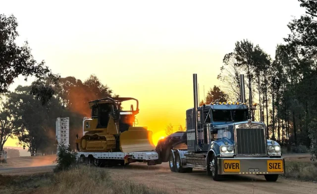 A new John Deere 850L Dozer being delivered into southern NSW for ACT Earthmoving 🚜✨ 

Thank you to Rob and the team for your valued partnership and ongoing support of your local RDO team. Enjoy putting this 225 hp beast to work! Thanks to the combined efforts of our NSW and ACT team members and the @plantshiftheavyhaulage team. 🤝

#RDOequipmentau