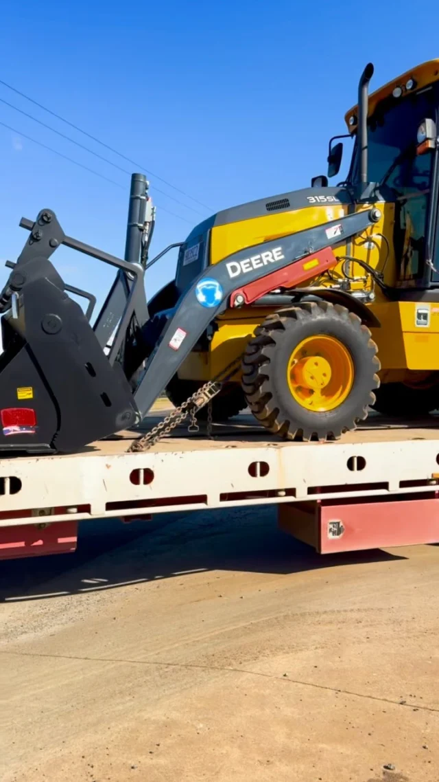 The old trusty backhoe 🚜

•

#RDOequipmentau #johndeereconstruction #johndeere #deere #earthmoving #heavyequipment #construction #civilconstruction #heavymachinery #heavyequipmentlife #constructionequipment #heavyequipmentnation #earthmovers #earthmovingequipment #heavyequipmentoperator #earthmover #equipment #constructionmachinery #dirtlife #machinery #earthmovingdaily #earthmovingaustralia #deeresighting #backhoe