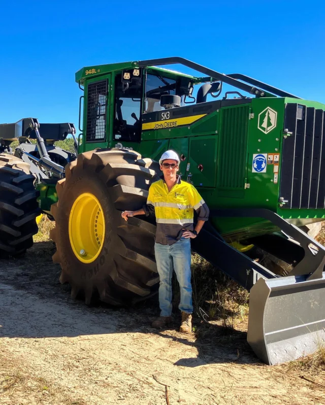 We’re extremely proud to have been part of a significant six-machine delivery to our valued forestry customer Sunchip last week, consisting of two 948L-II Skidders, two 768L-II Bogie Skidders and two 1910E Forwarders. 🌲
 
“To the many people involved in the preparation and delivery of the Sunchip equipment last week, I just want to express my thanks for all of your hard work and support. We had gear built across three branches in Albury, Launceston and Richlands, all to the same spec and high standard – and to an extremely tight timeline.
 
15 float movements alone in Brisbane (eight in just one day) whilst the team still managed the day-to-day movements. Our sales support were fantastic in their response to running changes, invoice requests and traffic. And a special shoutout to Sam & Dan for the start up, with assistance from Adrian from John Deere.” – Brian, Sales Professional
 
A huge group effort and successful delivery for all involved. We thank you team @sunchipgroup for your ongoing support of RDO and the John Deere product. 👏