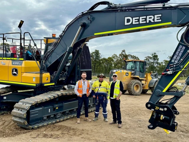 Congratulations to @singleton_council who have recently taken delivery of their new John Deere E210 Waste Spec Excavator! 🤩 

Extras include a 1200 Sieve, rock and mud buckets with a 300GP from Tiger, together with a J&R 900 Magnet and Gardner’s Rotating Grab. Thanks to Rod, Ryan and the whole Singleton Council team for their support, it is greatly appreciated. 

A huge thanks to our NSW team for the major combined effort and teamwork. 👏