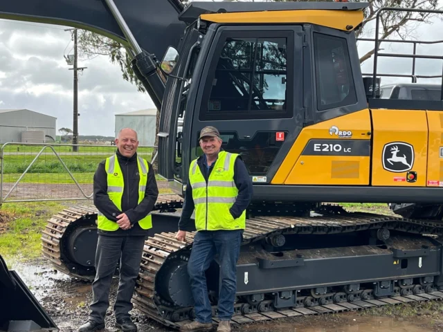 Congratulations to Paul and the PR Treble team on the delivery of your new E210LC Excavator and 317G Skid Steer! These yellow Deere's join a fleet of 14 green tractors, making it a strong fleet of 16 Deere's. 🦌🔥 

Huge thanks to the combined efforts of our Melbourne team getting these machines built and delivered to Simpson, Victoria.