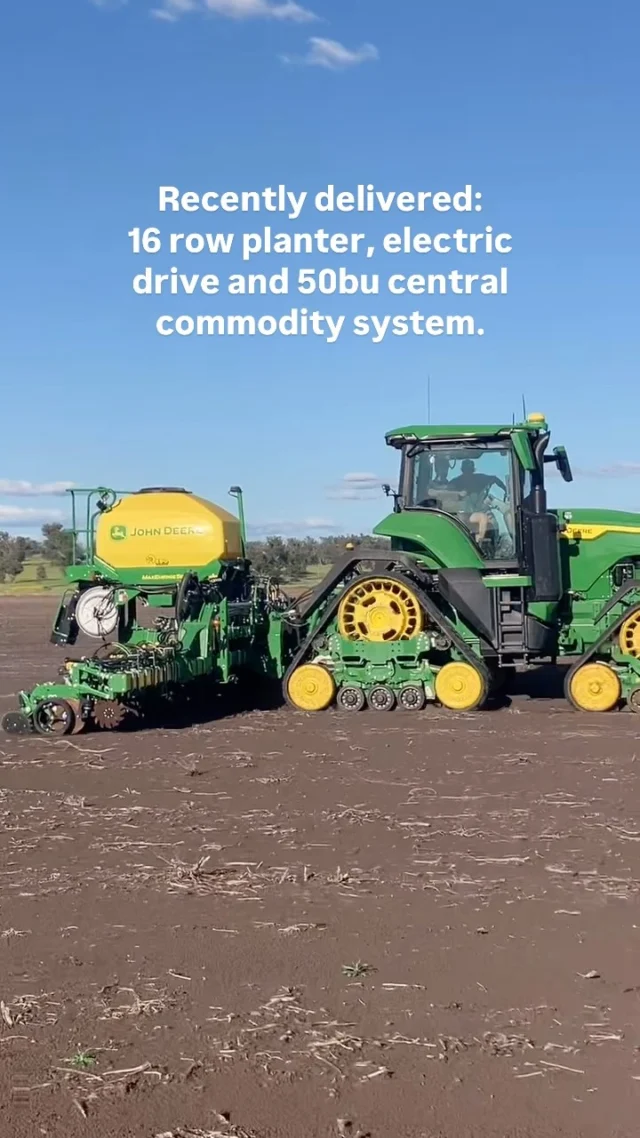 New rig in the field planting cotton thanks to our VNET precision agriculture team. 🌱 

#johndeere #deere #farming #agriculture #australianagriculture #cotton