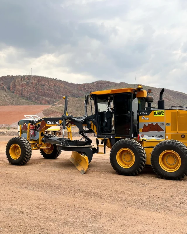 After a lot of work behind the scenes to make it happen, we’d like to congratulate our new Darwin-based construction sales professional, Kane, on delivering his first machine. 🥳

Congratulations to our customers Lenny, Dallas and Candice on the delivery of your new 770GP Grader! 

Thank you to all those who helped get this machine to its final destination, including Keogh Transport, SignCity NT for the artwork, @sitech_cs for the supply, install and training of the Trimble GPS system, and last but certainly not least, our Darwin service team who worked above and beyond to ensure everything was right for the customer. 

A huge team effort 👏